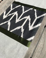 Load image into Gallery viewer, Linen &amp; Silk Ikat Table Runner
