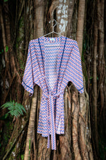 Load image into Gallery viewer, GEOMETRIC Crepe Kimono
