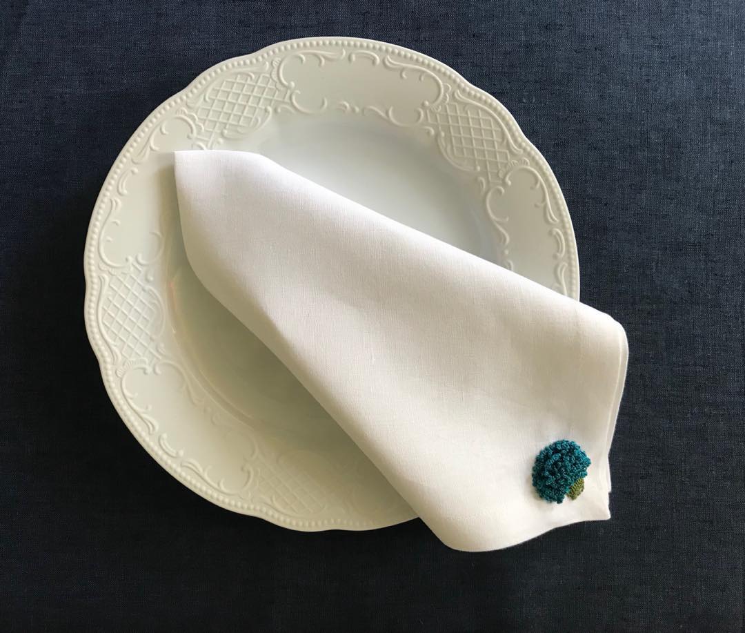 Set of 4 Linen Napkins with Hand-Crochet Detail