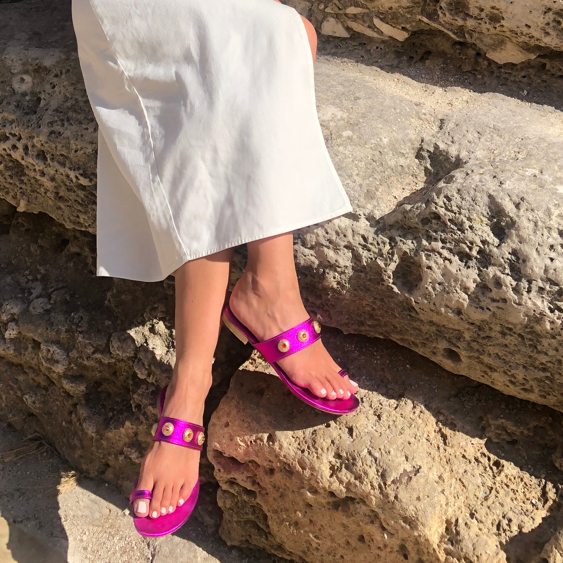 Handmade UNI Jeweled Flat Sandals - Pink
